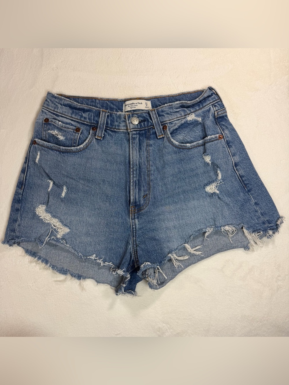 Abercrombie & Fitch High Rise Mom Fit Women’s Jean Shorts Size 4
